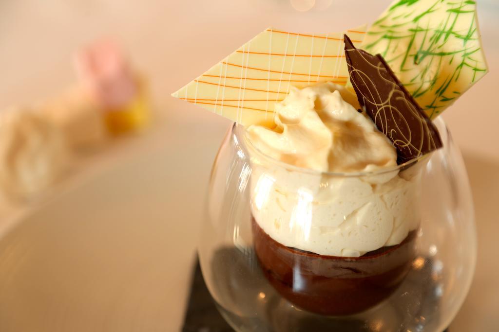 Hotel Restaurant Le Lion D'Or Saint-Hilaire-du-Harcouët Eksteriør billede