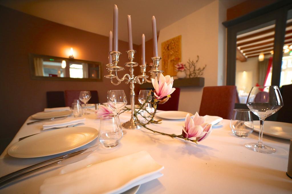 Hotel Restaurant Le Lion D'Or Saint-Hilaire-du-Harcouët Eksteriør billede