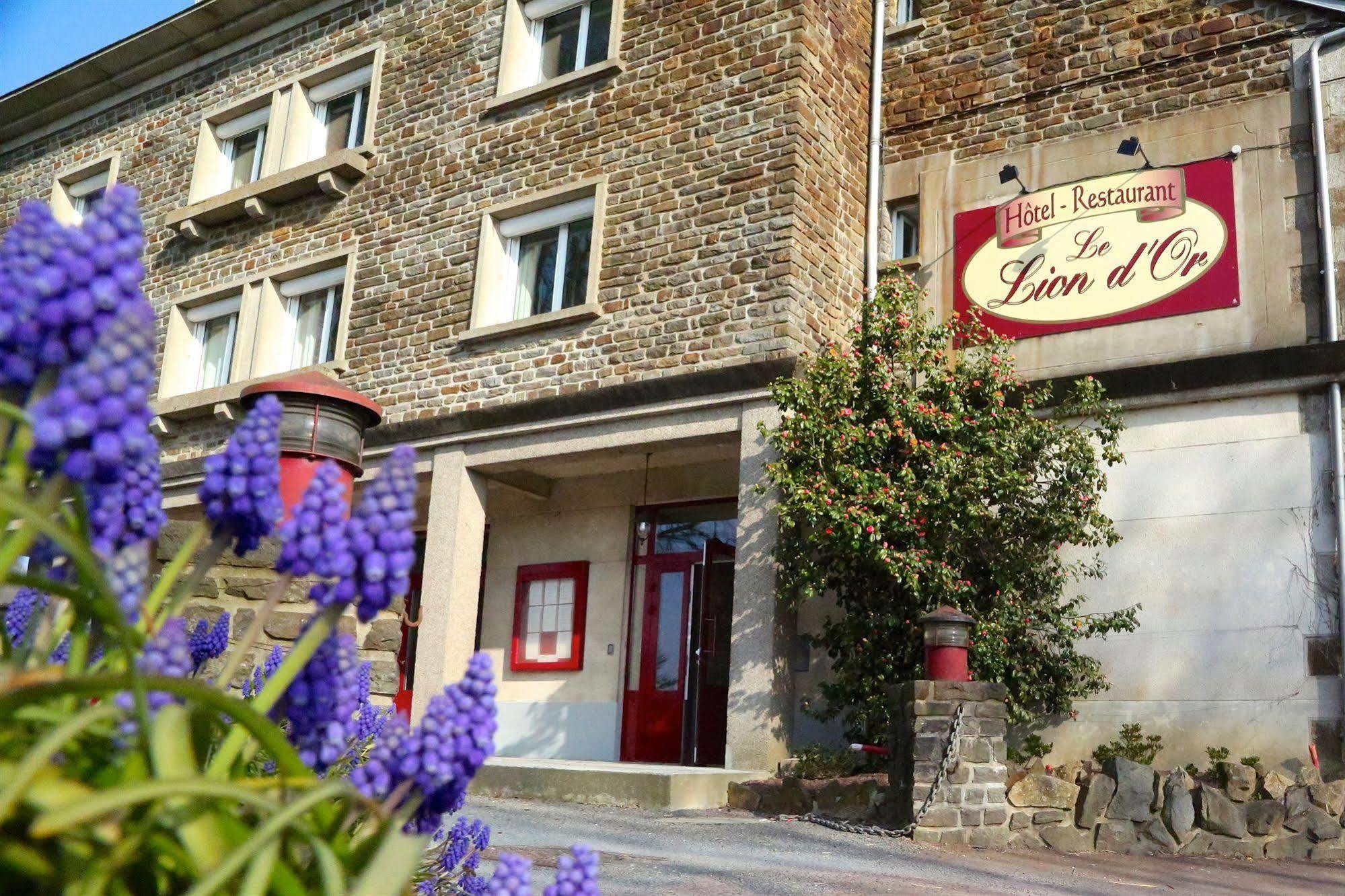 Hotel Restaurant Le Lion D'Or Saint-Hilaire-du-Harcouët Eksteriør billede